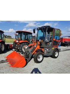   Rakodógép WOLF 25 Kw zártfülkés, gumikerekes, 800kg emelőképességgel 