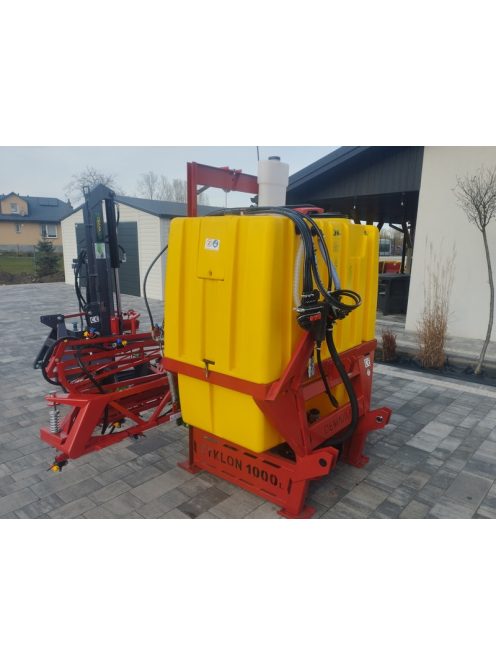 1000/12 függesztett szántóföldi permetező (Lengyel)