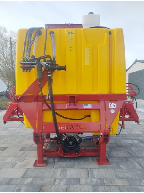 1000/15 függesztett szántóföldi permetező (Lengyel)